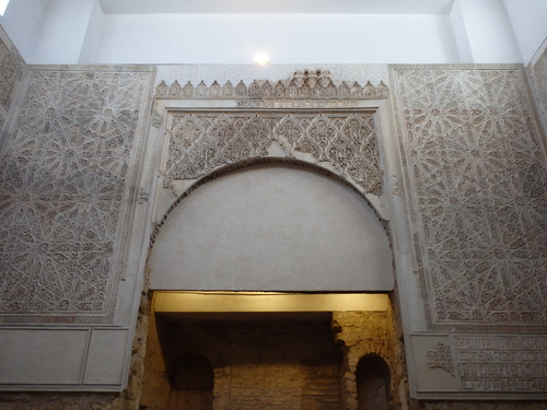 Synagogue (Esp: Synagoga). Synagogue (Esp: Synagoga).